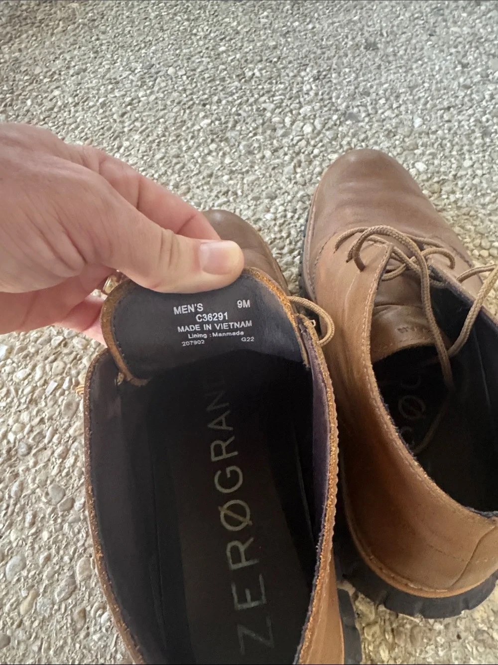 Cole Hann Men’s Leather Chukka boots